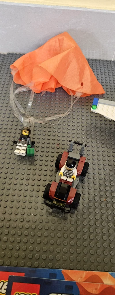 Lego city 60208 Sky Police Parachute Arrest63205356416002111