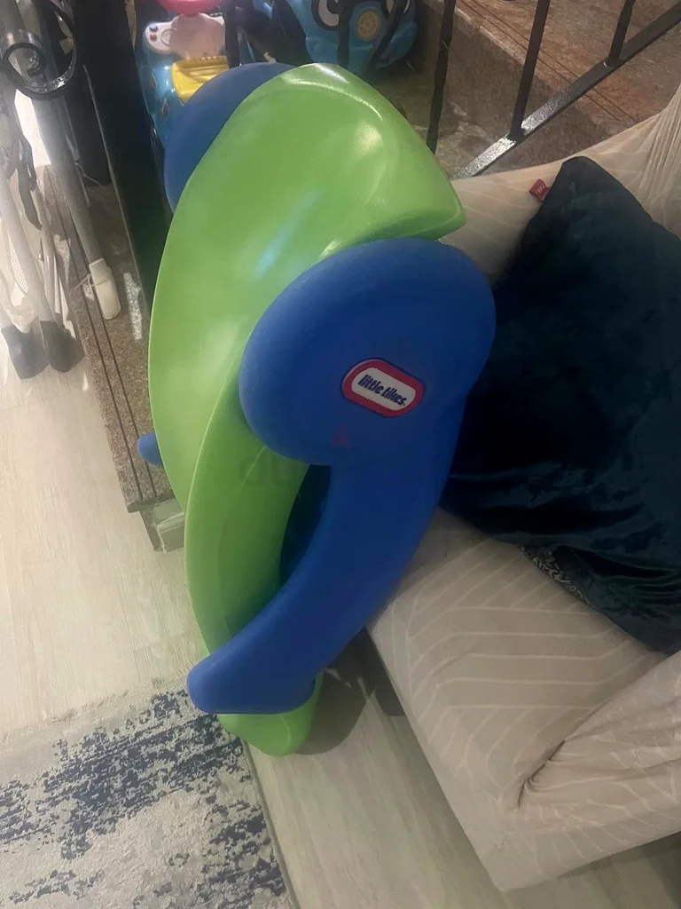 منزلق أخضر ممتع للأطفال - مثالي للعب في الهواء الطلق!63225736457217111