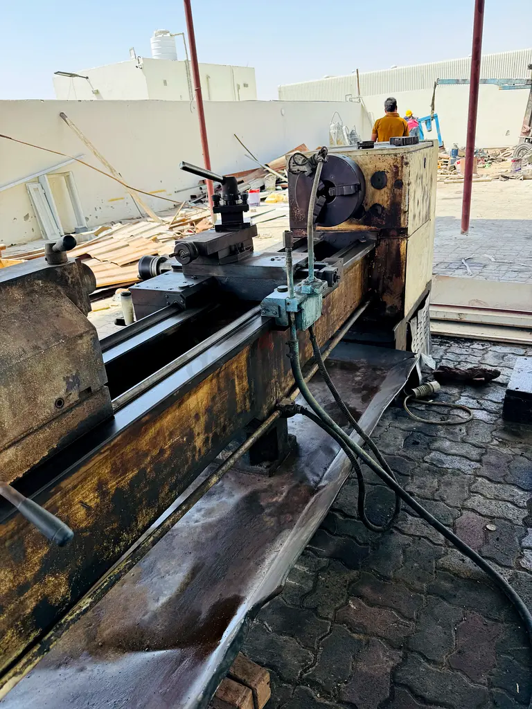 4 Heavy Duty Lathe Machine for Precision Work63257113656451113