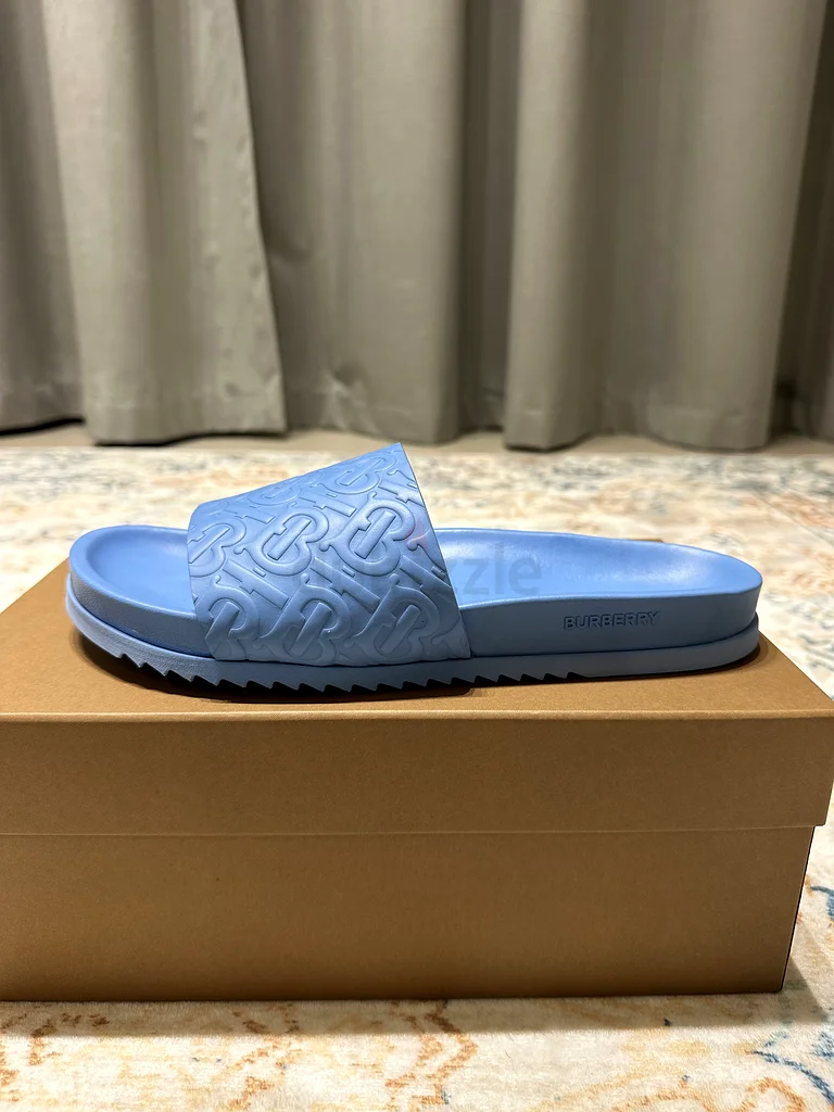 New and original Burberry Slides, size 4263264583834754111