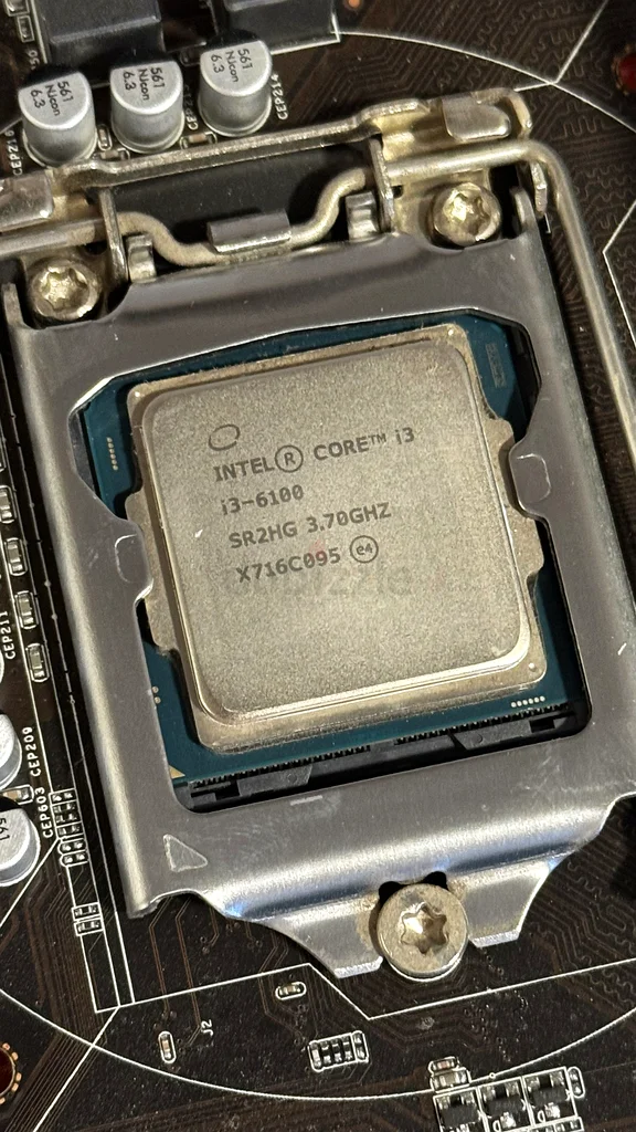 Esonic B250-BTC Gladiator/Inteli3-6100/ 8gb ram63258146309763111