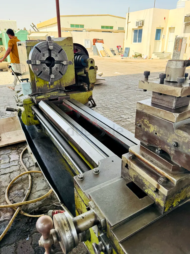 4 Heavy Duty Lathe Machine for Precision Work63257113656451114