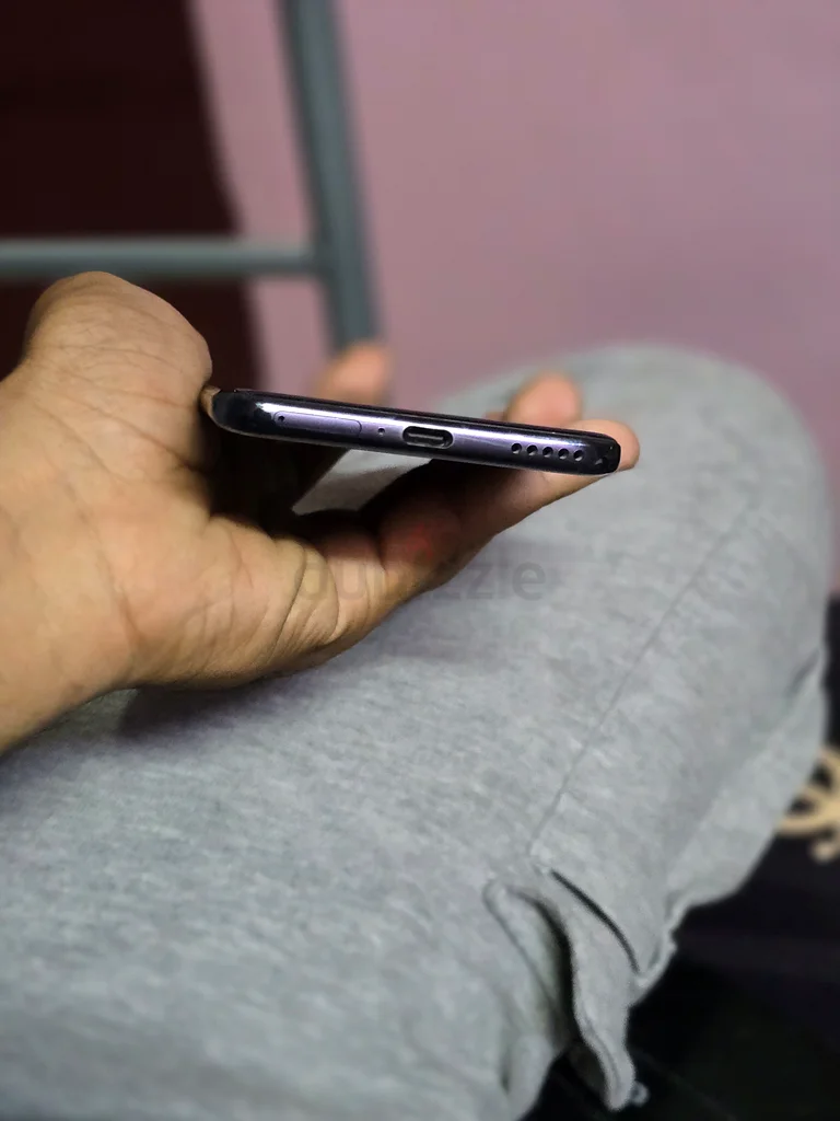 الهاتف: Honor 90 5G Pro، المعالج: Snapdragon 7 Gen 1 النسخة المُسرَّعة، الذاكرة العشوائية: 8 جيجابايت + 5 جيجابايت توربو، السعة التخزينية: 256 جيجابايت63214898408323114