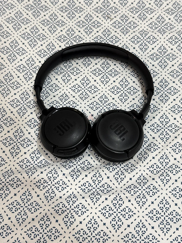 JBL Headphones - Your Perfect Audio Companion!632618405262111127