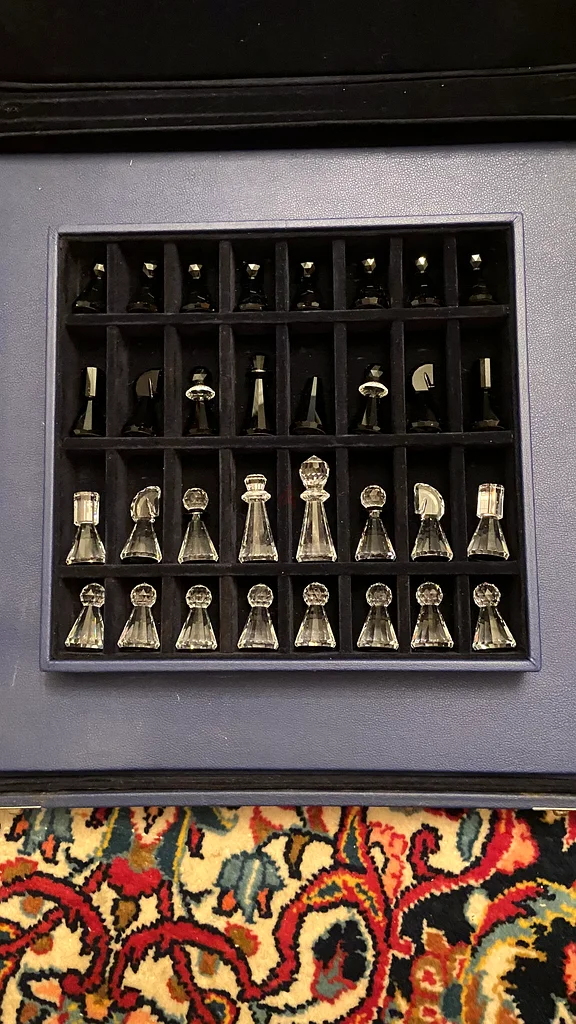 Swarovski silver crytal chess set -orignal box, mirrored board63223849993218110
