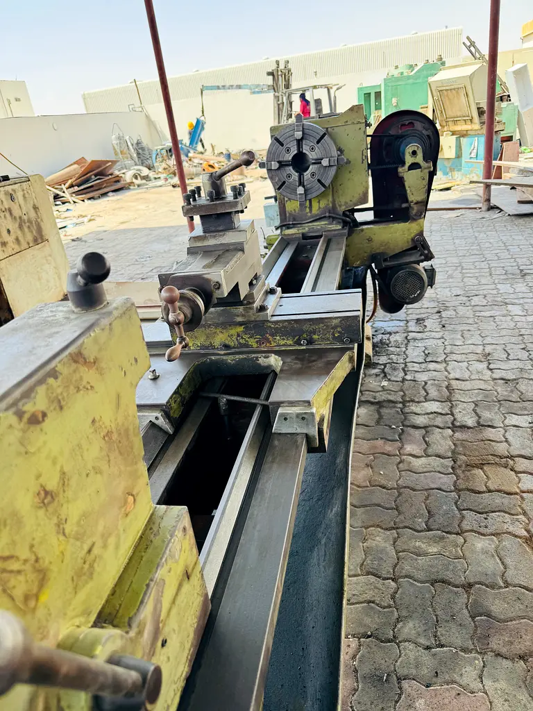 4 Heavy Duty Lathe Machine for Precision Work63257113656451112