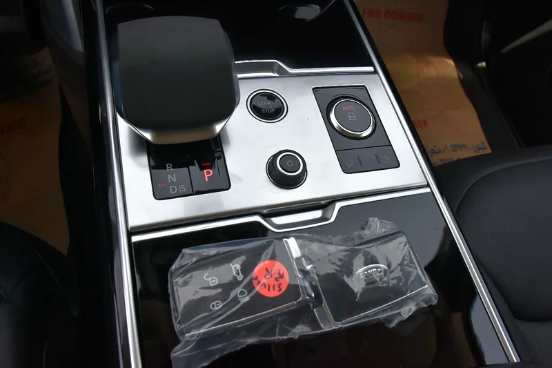 VOGUE SE | V8 | EXCELLENT CONDITION| WITH WARRANTY63158799629314114