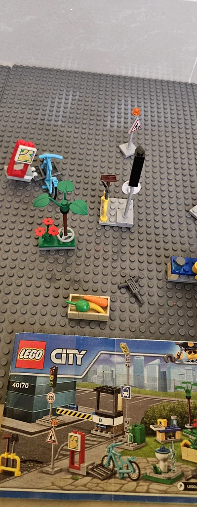 Lego city 40170 LEGO® City Build My City Accessory Set63205356409091111