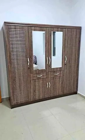 Wardrobe 4 door selling