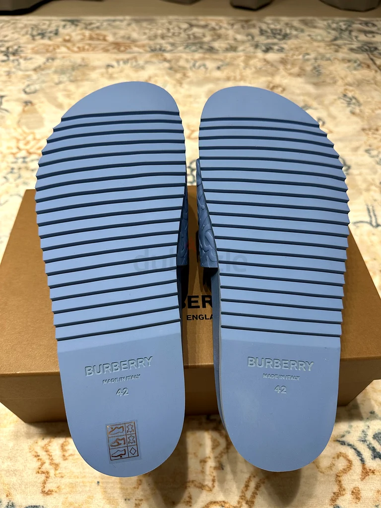 New and original Burberry Slides, size 4263264583834754113