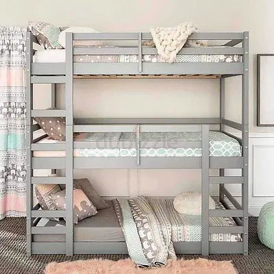 Triple bunk bed
