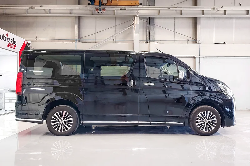 AED 1382/month | 2021 Toyota Granvia Premium | GCC Specs | Ref#32365163149120335617113