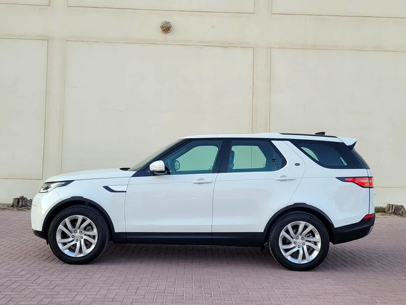 AED 1,705 PER MONTH 0% DOWNPAYMENT * 2018 LAND ROVER DISCOVERY HSE * SINGLE OWNED * GCC SPECS63159712225411113