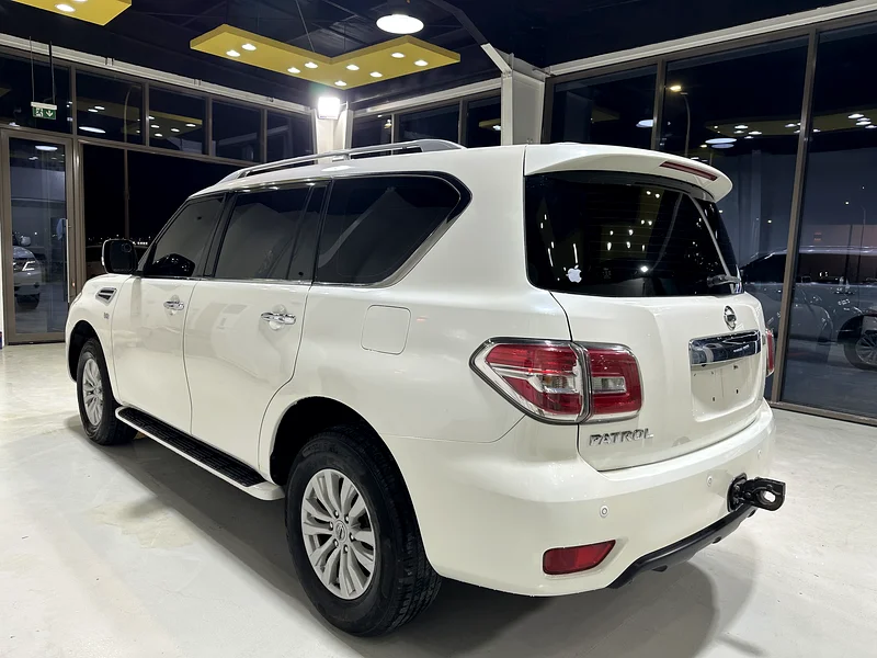 Nissan Patrol SE 201563139214465666114