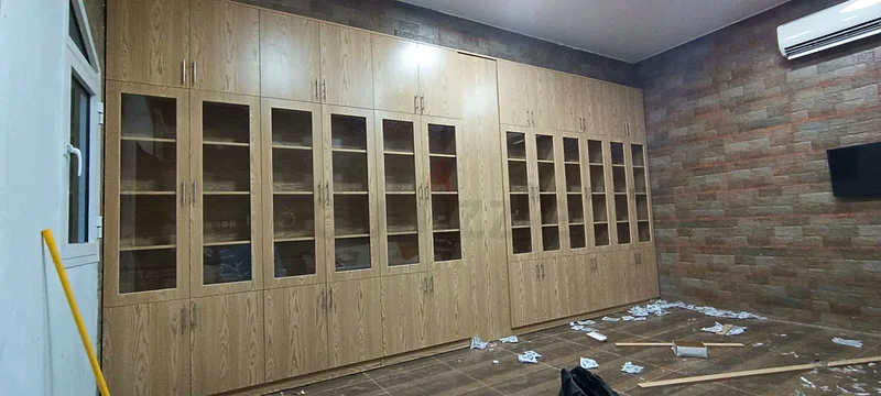 جميع أنواع الديكورات الداخلية لمكتب المنزل أو المتجر63443690995457111
