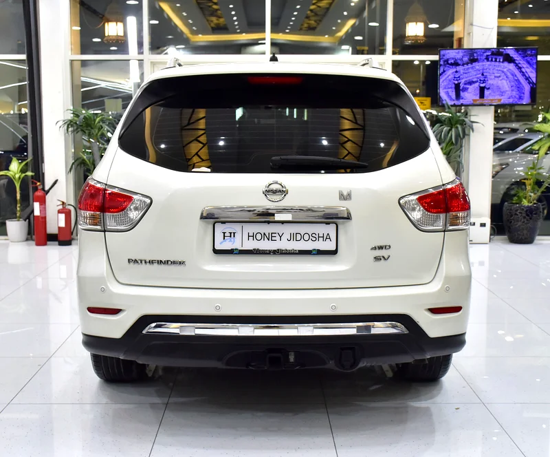 EXCELLENT DEAL for our white Nissan Pathfinder SV 4WD (2015 model) with GCC specifications63167093551234114