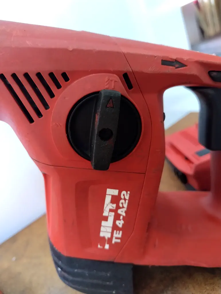Hilti Te-4-A22 DRILL MACHINE63220825111427112