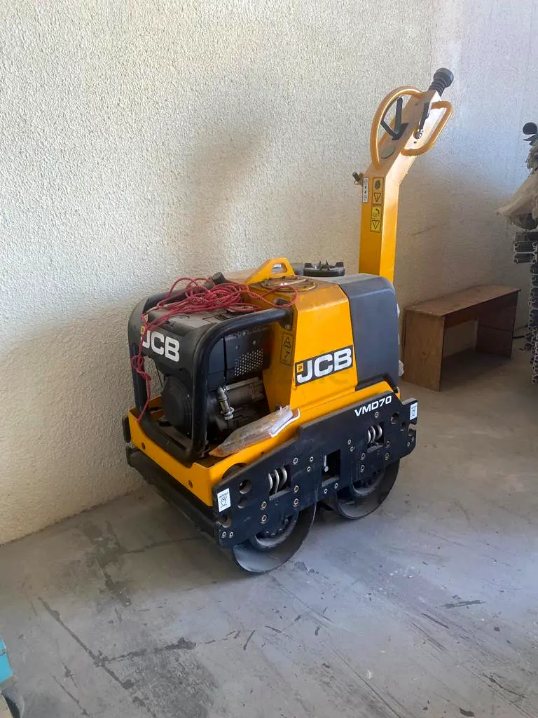 رولر JCB VM70 – حلّك النهائي للدمك!65561042145025110