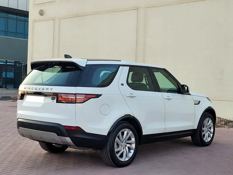 AED 1,705 PER MONTH 0% DOWNPAYMENT * 2018 LAND ROVER DISCOVERY HSE * SINGLE OWNED * GCC SPECS63159712225411114