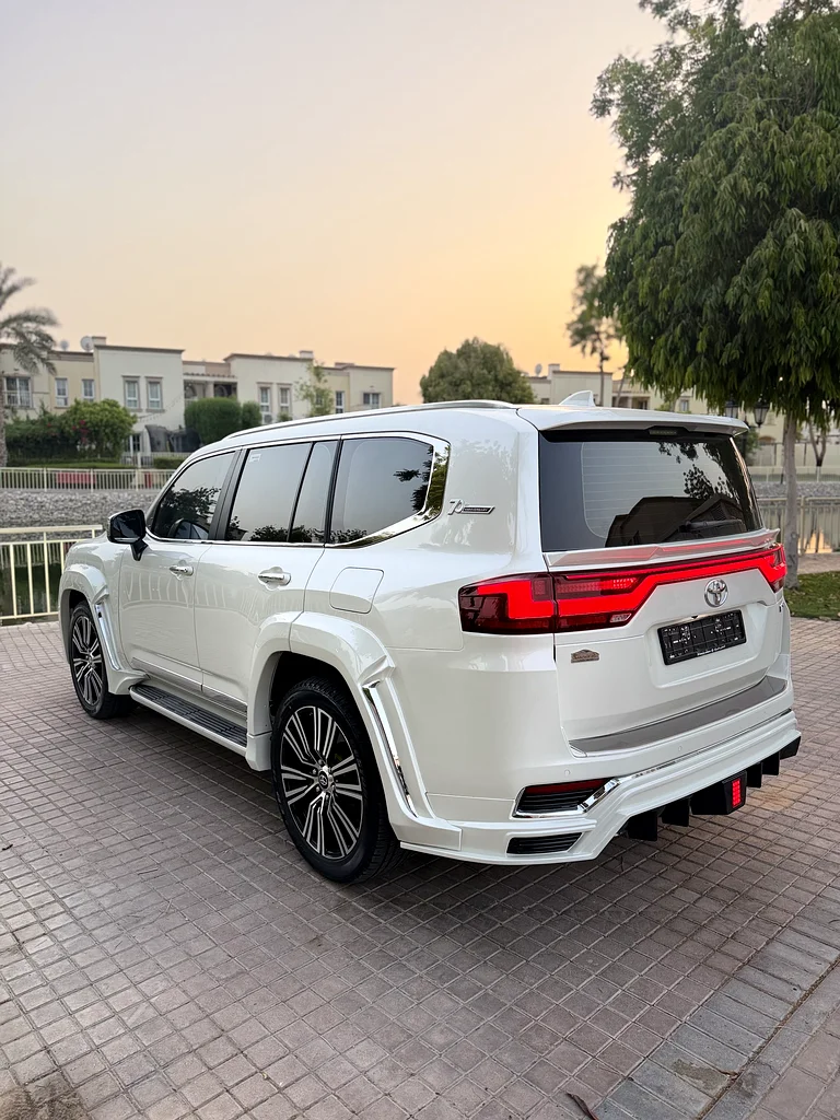 2025 Land Cruiser LC300 (VIP Edition) Wild Body Kit with 22 Inch Rims, Gcc specs, Brand New63158340632195112