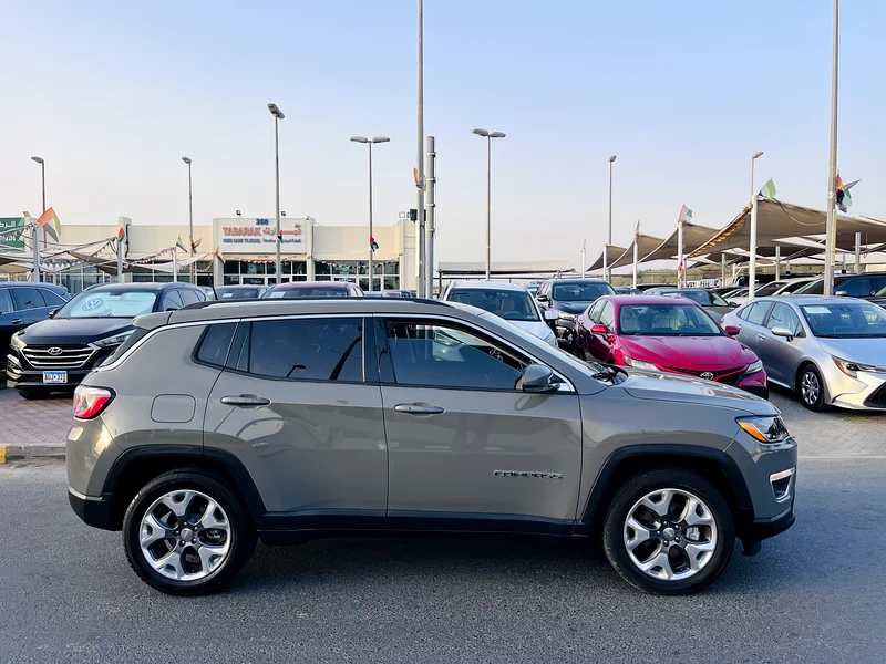 Jeep Compass 2020 / Low mileage / Very clean car63139710797699112