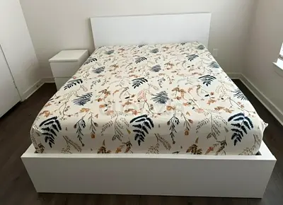 Queen size bed