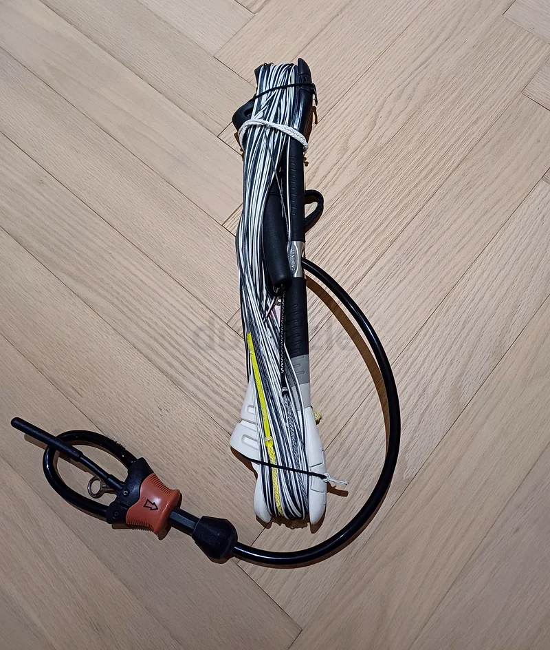Kitesurfing Cabrinha Drifter 8m, Bar and Pump – Excellent Condition63241124443139114