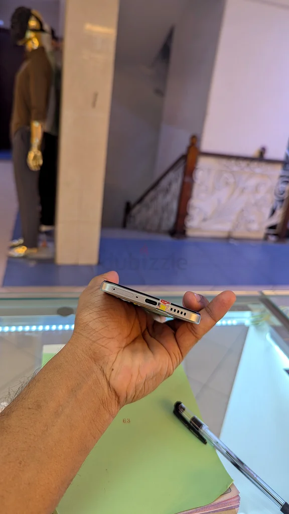 Sleek and Stylish Smartphone for Sale!63211912537602113