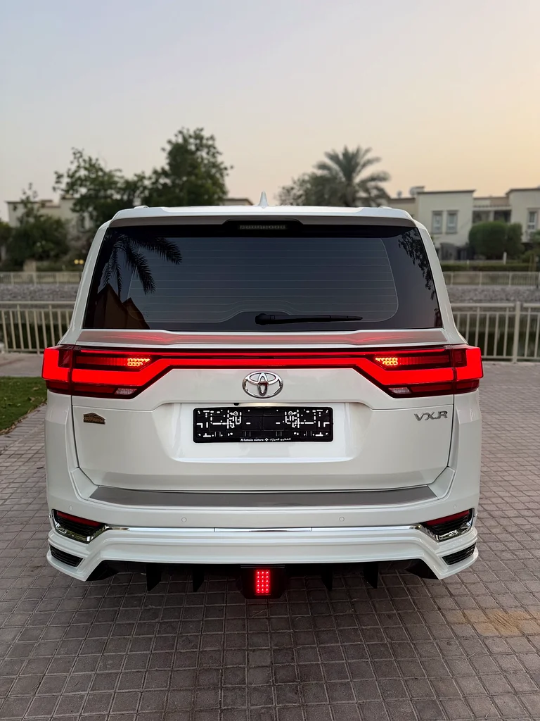 2025 Land Cruiser LC300 (VIP Edition) Wild Body Kit with 22 Inch Rims, Gcc specs, Brand New63158340632195114