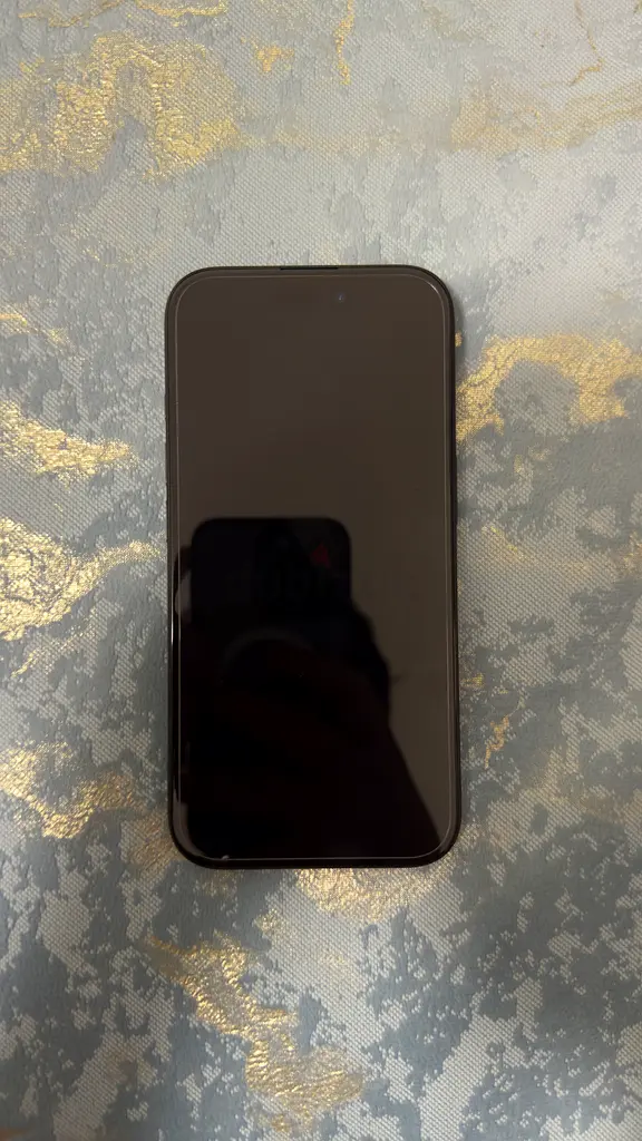 iPhone 1663213936299139111