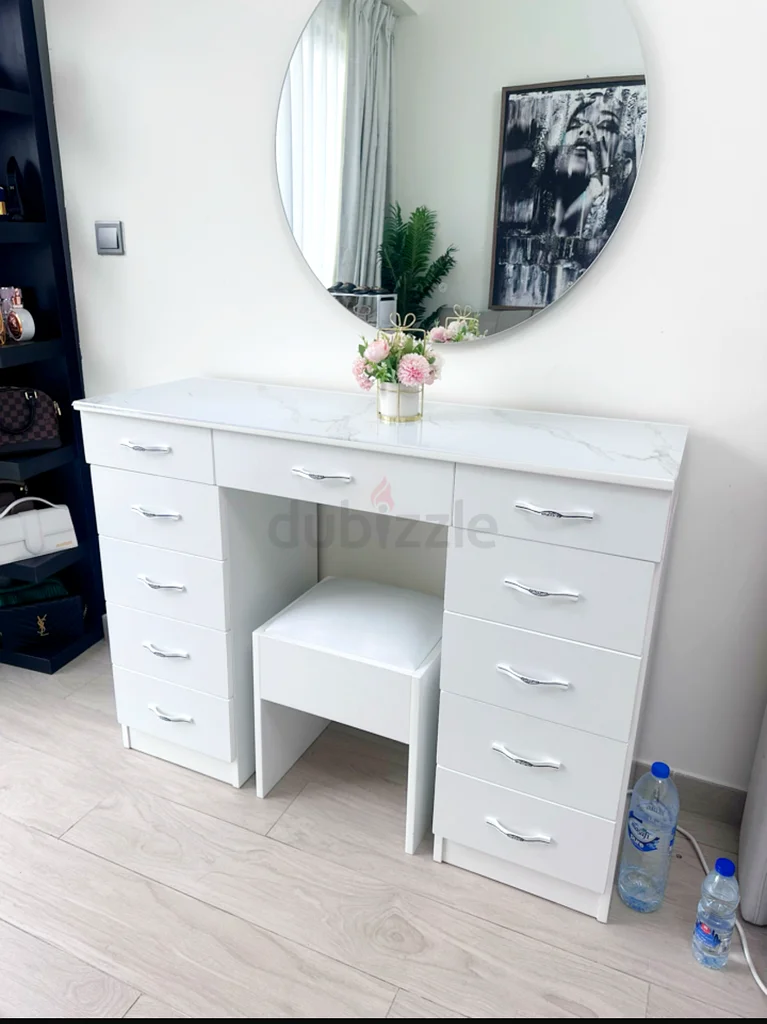 Makeup dressing table for sale62863821634179114