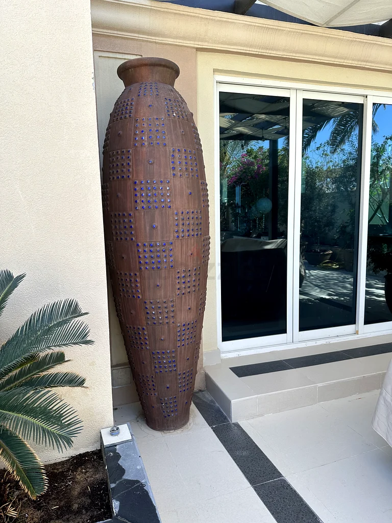 جرة طينية يدوية الصنع رائعة من مركز دبي للحديقة63220828956161111