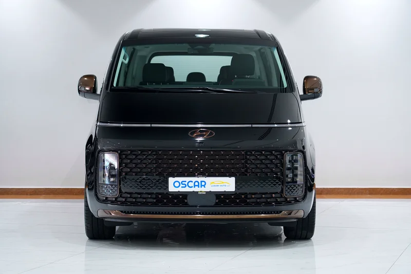 2024 Hyundai Staria 3.5L V6 Luxury | 1900km | GCC Specs | 4-Year Warranty63171299072002111