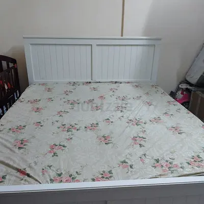 Charming Wooden BED Set with Cupboards !
