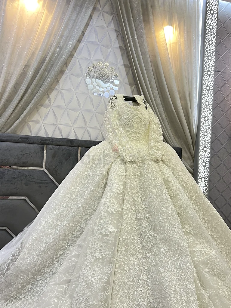 Bridal white dress63239079951875111