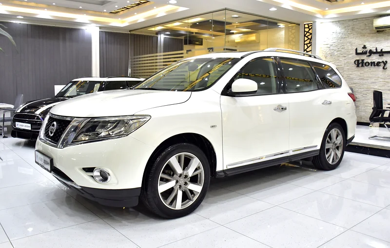 EXCELLENT DEAL for our white Nissan Pathfinder SV 4WD (2015 model) with GCC specifications63167093551234111