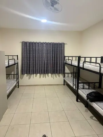 Bed space for Males Muwailah commercial