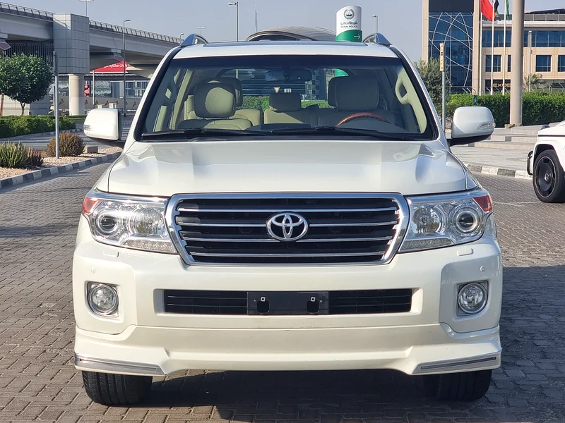 AED 4,858 PER MONTH 0% DOWNPAYMENT * 2015 TOYOTA LANDCRUISER GX.R V6 * WELL MAINTAINED * GCC SPECS63158340225027111