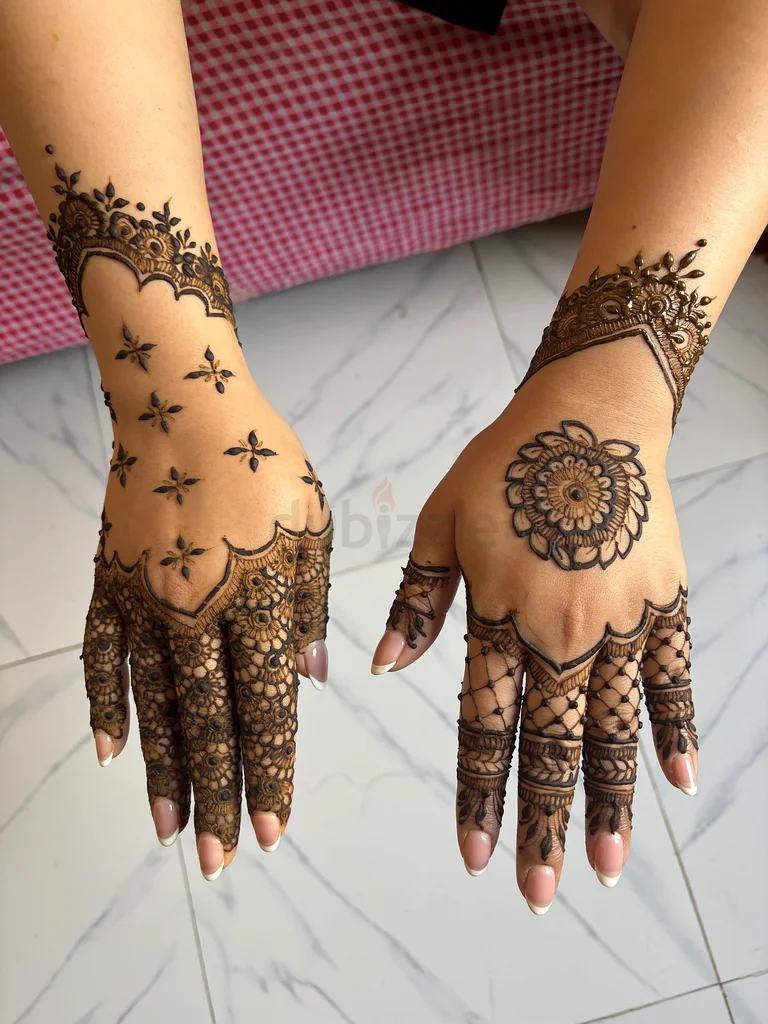 Henna Artist62932703422978113