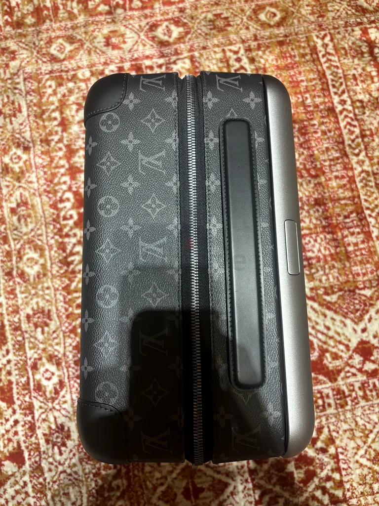 حقيبة لويس فويتون الفاخرة الجديدة كليًا في عبوتها الأصلية!63239605728003112