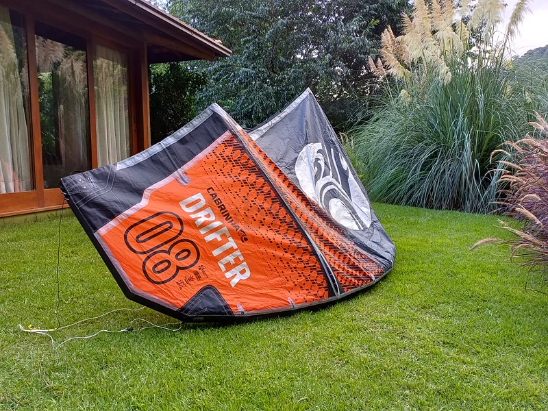 Kitesurfing Cabrinha Drifter 8m, Bar and Pump – Excellent Condition63241124443139113