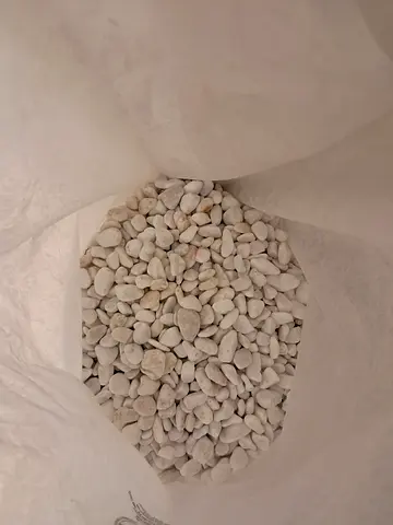 Beautiful Decorative White Pebbles for Garden  Home Decoration