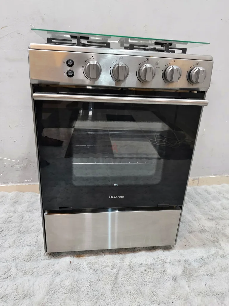 Modern Stainless Steel Oven with Gas Cooktop63168523921283114