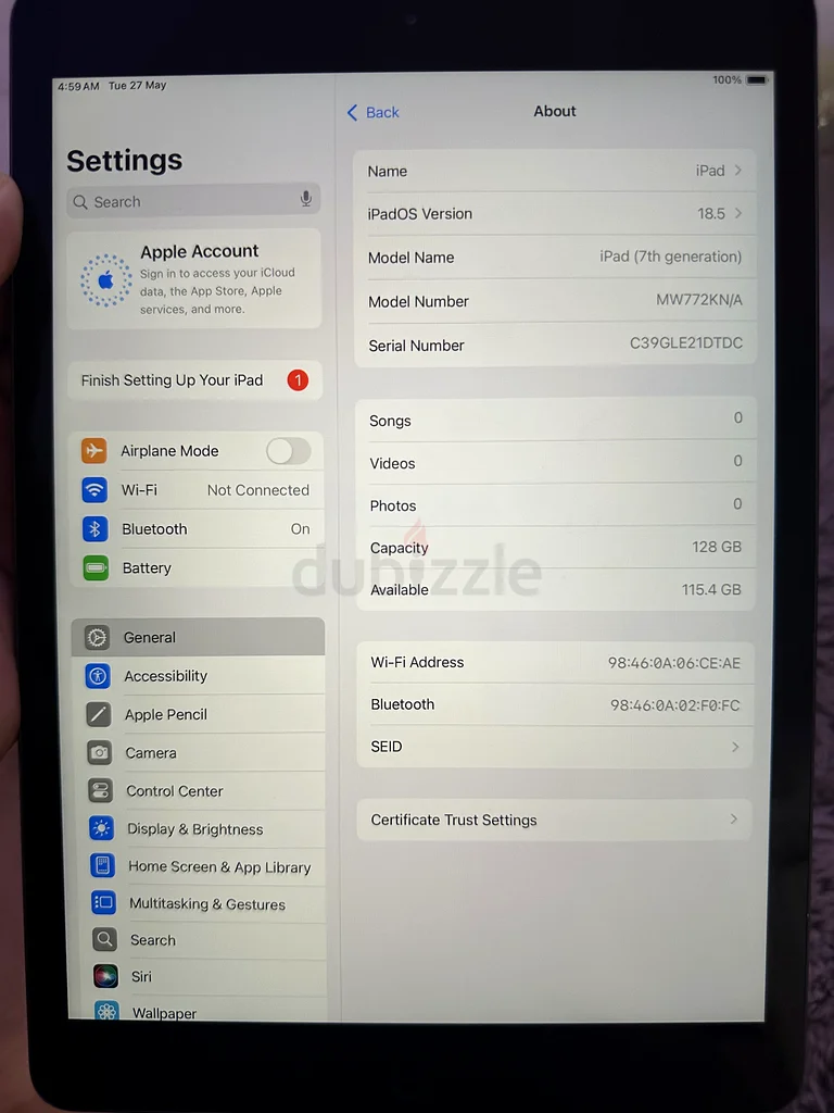 iPad 7th Generation 128GB GRAY IN GOOD CONDITION63180836527106114