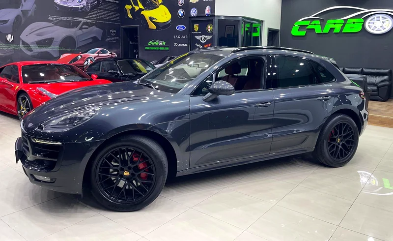 PORSCHE MACAN GTS 2017 FULL SERVICE HISTORY FROM DEALER63169917268355112