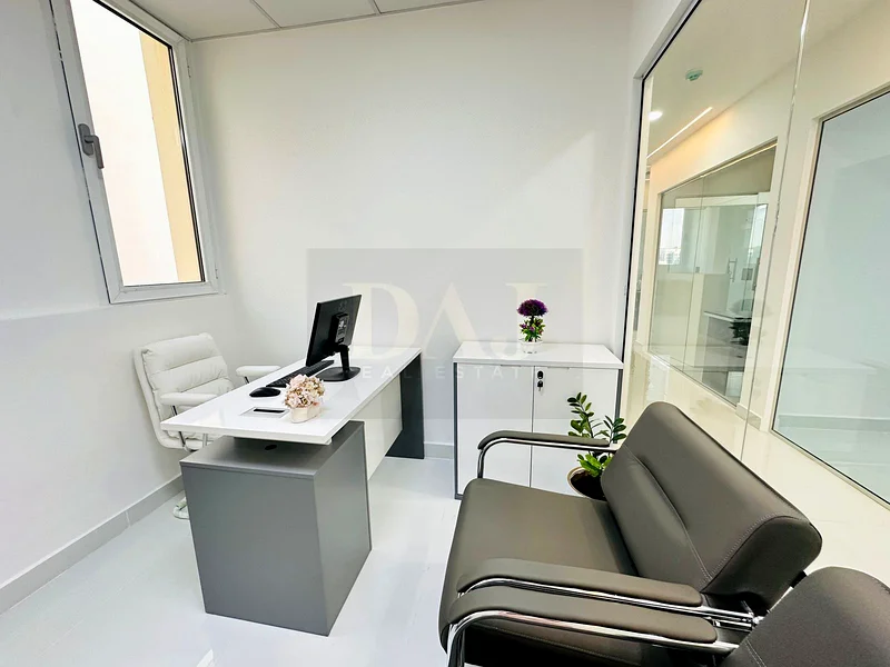 Modern office with Bank account assistance |Free Amenities62865789876097112