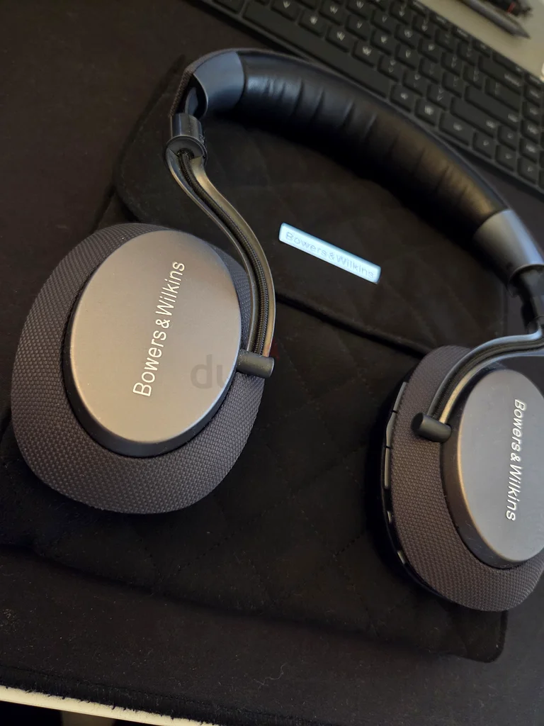 Bowers  Wilkins PX Headphones63261840772098111