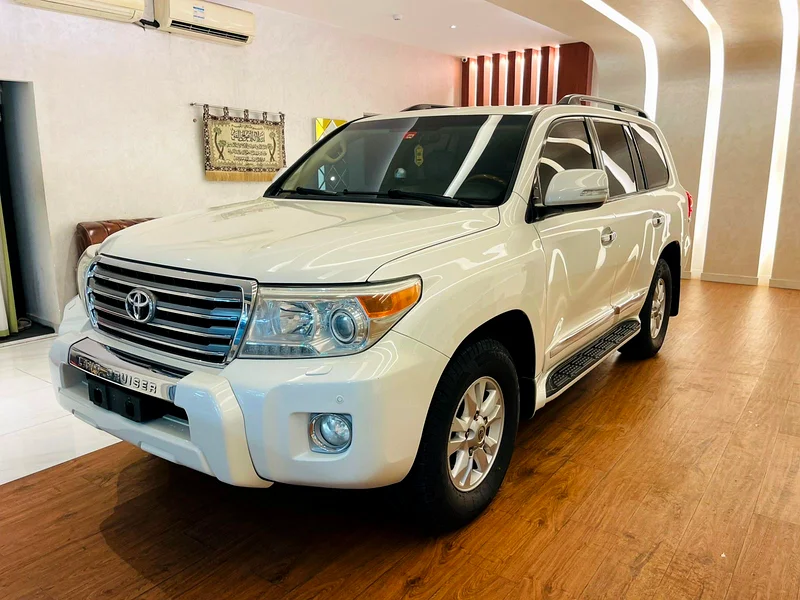 Land Cruiser model 2012 V6, full options, very clean car63159715066627111