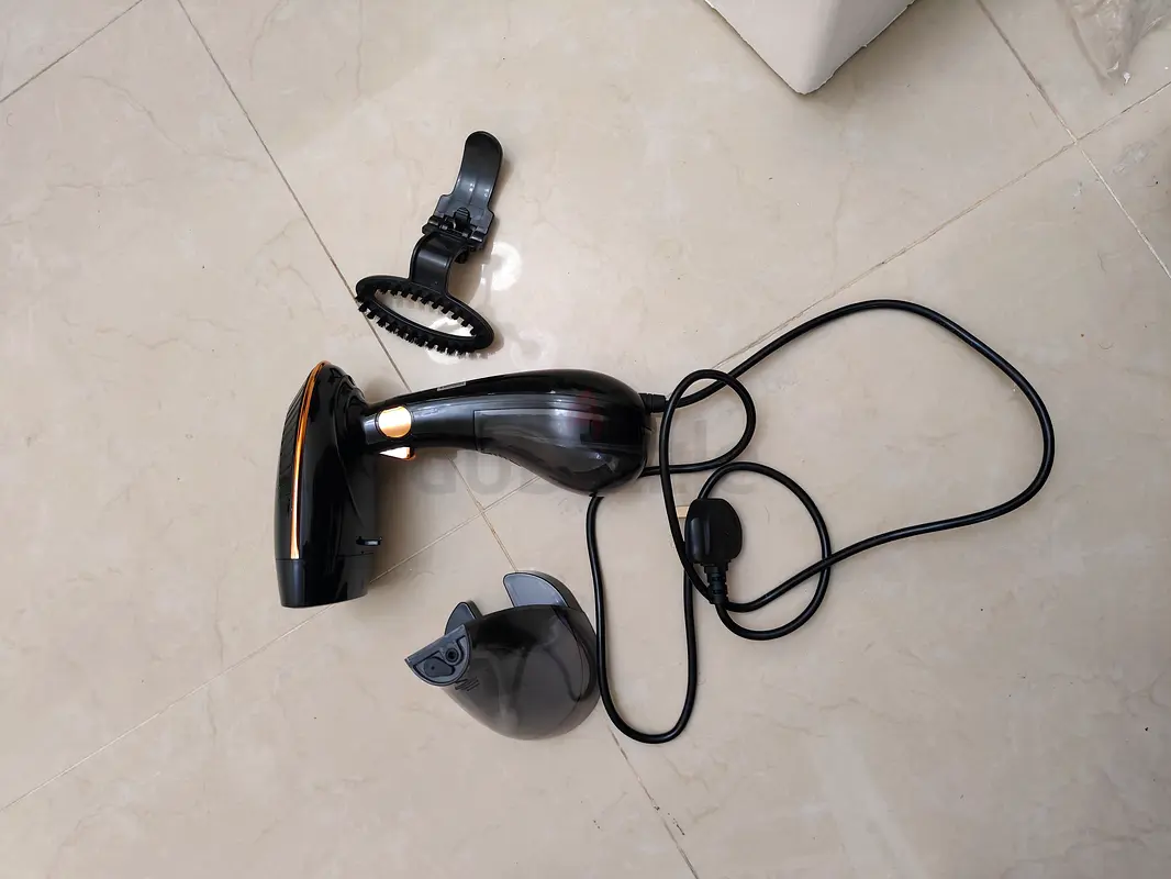 Efficient Handheld Garment Steamer63254499746562112