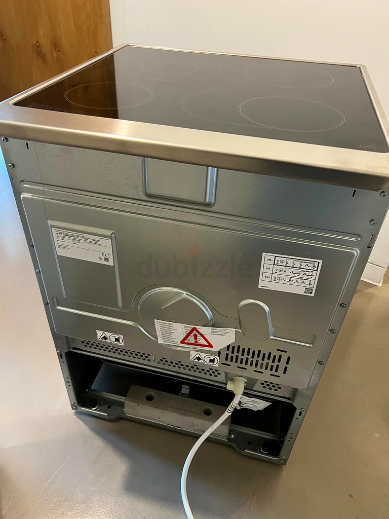 سيمنز ماركة طباخ كهربائي سيراميك مستعمل قليلاً HK9R3A250M63247753405953114